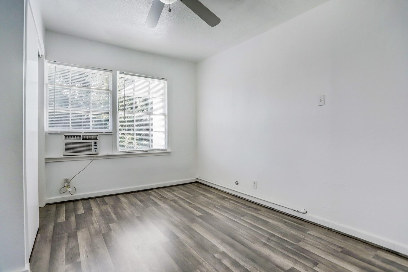 Photo - 3446 Blodgett St