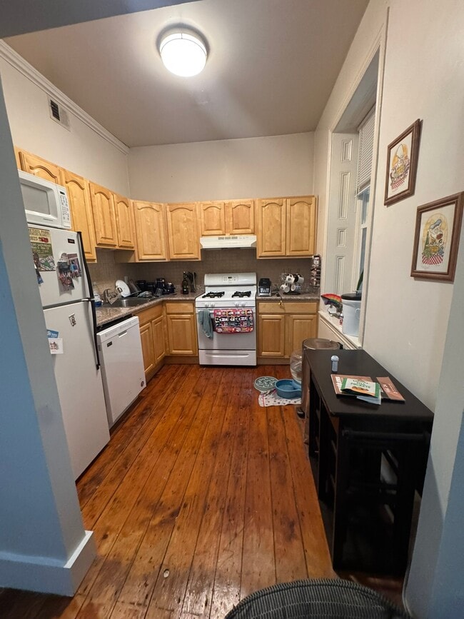 Building Photo - 407 Green Ln