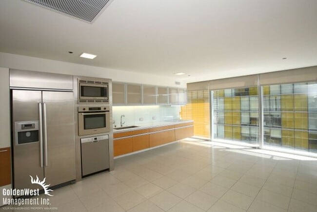 Photo - State of the Art Studio at Veer Towers in City Center!