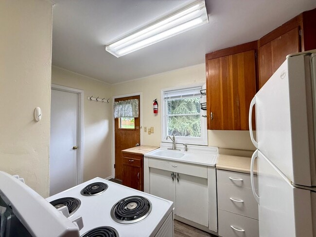 Photo - 502 F Ave