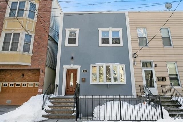 Building Photo - 24 W 19th St Rental