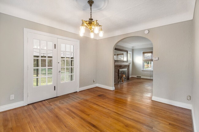 5 Wenonah Dr