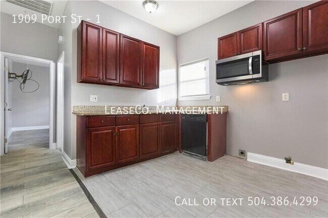 Photo - 1909 Port St Unit 1