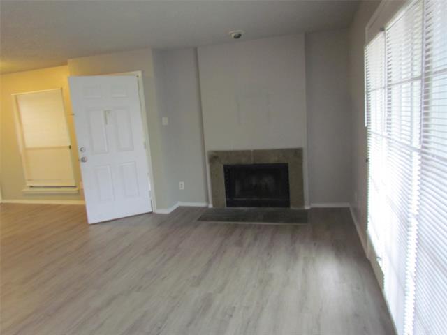 Photo - 1505 E Interstate 30 Unidad 216D Rental