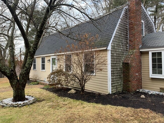 Building Photo - 4 Bound Brook Ln