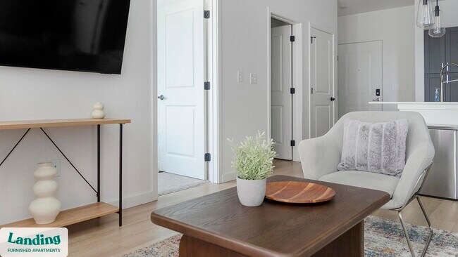 Photo - 650 N Main St Unidad 306