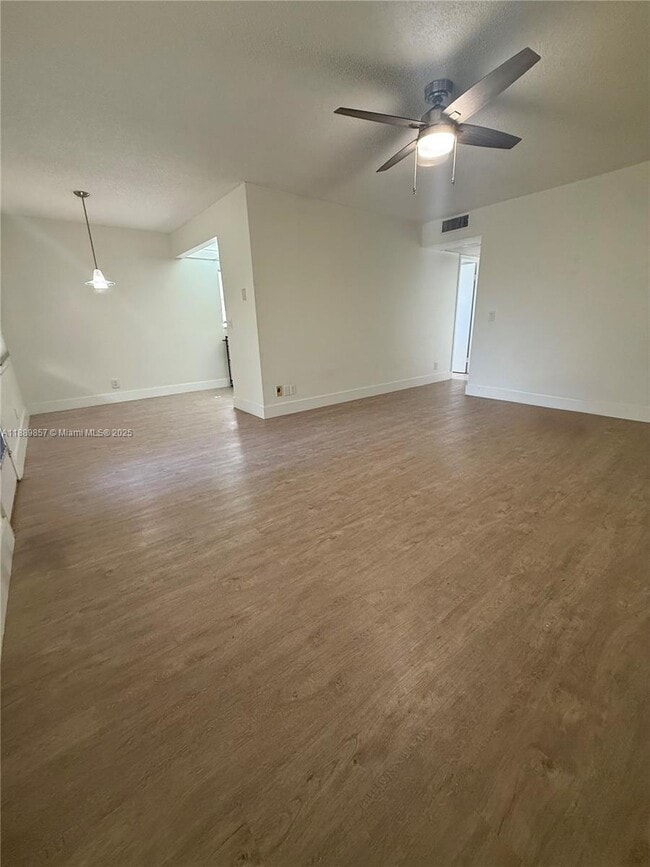 Photo - 150 SW 134th Way Unit 305R