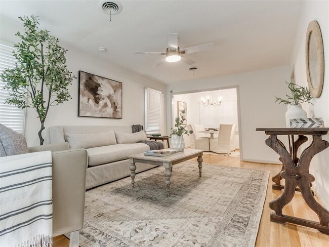 Building Photo - 6901 NW 50th St Rental
