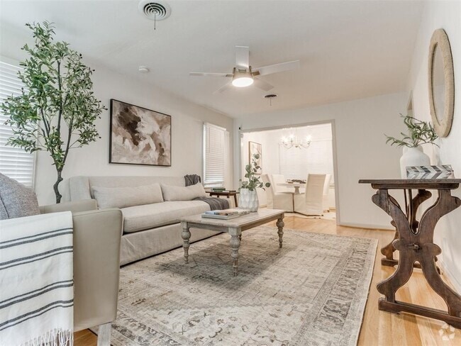 Building Photo - 6901 NW 50th St Rental