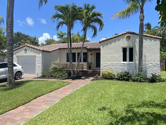 Photo - 300 NE 17th Ave