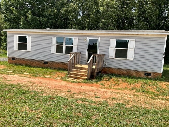 Building Photo - Cute Doublewide Home For Rent In West Lincoln County