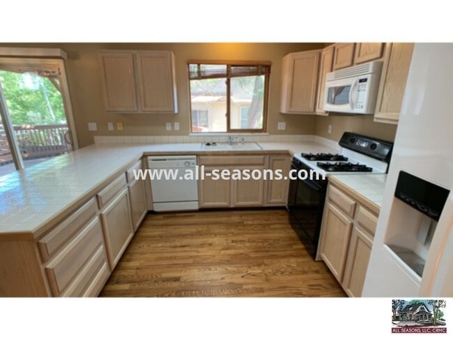 Photo - Corner Lot 4 Bedroom Home For Rent!