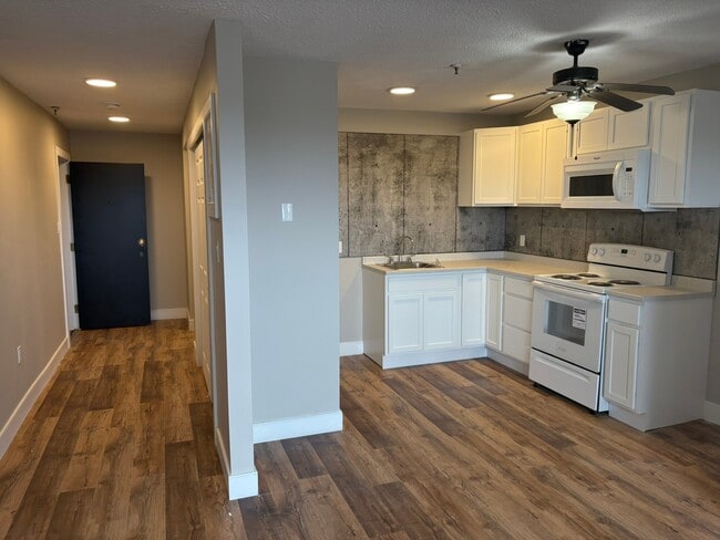 1 Glenview Drive