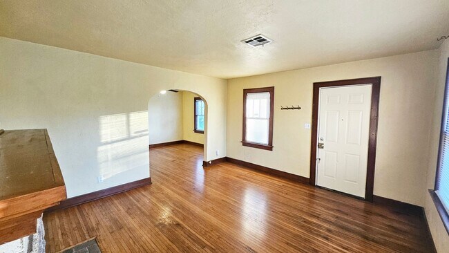 Photo - Lovely Duplex in a Prime NW OKC Location!