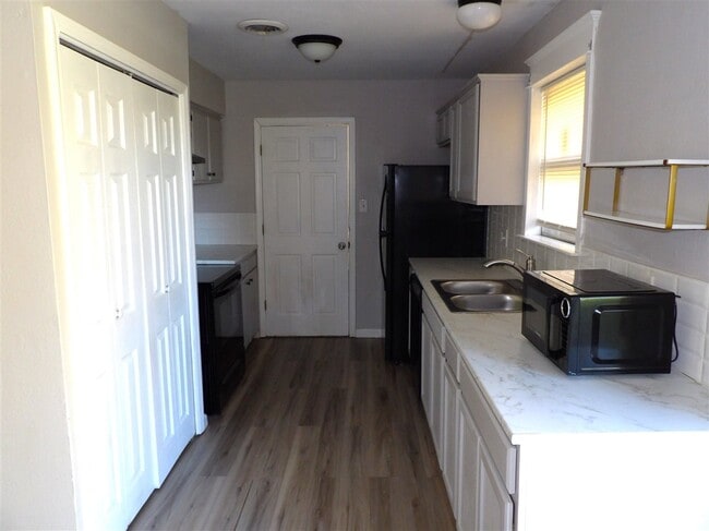 Photo - 4611 NW Santa Fe Ave