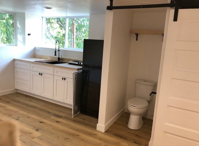 Photo - 186 W Sunset St Unit B