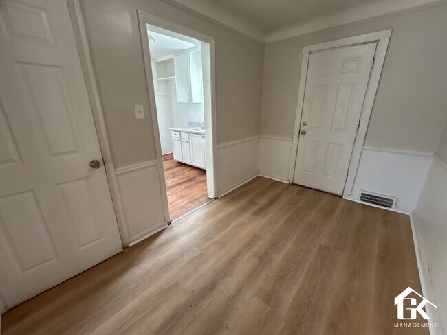 Photo - 3 Bed 1 Bath Eastside Home Available - Near St John Moross!