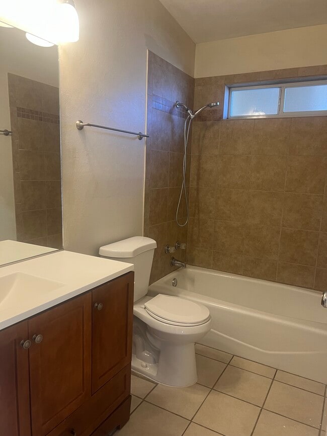 Photo - 824 Clovis Ave