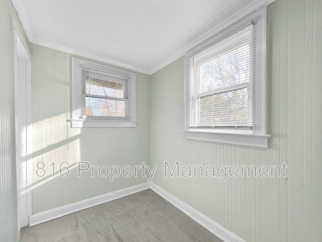 Photo - 2231 E 68th St