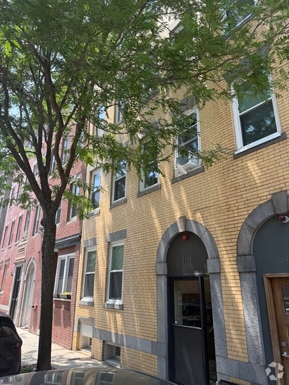 Building Photo - 160 Cottage St Unit 2 Rental