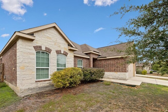 Photo - 1204 Twin Estates Dr