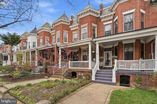 Photo - 56 Adams St NW