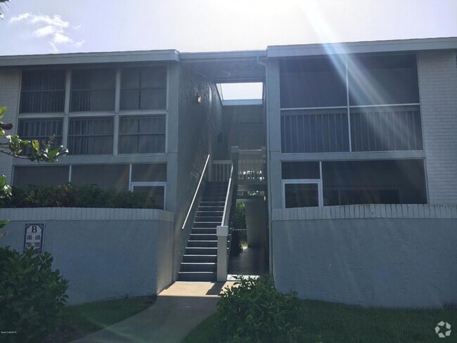 Building Photo - 987 Sonesta Ave NE Unit 108 Rental