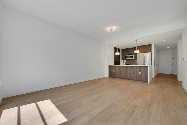 Photo - 160 1st St Unidad 703