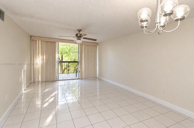 Photo - 10425 SW 112th Ave Unit 325
