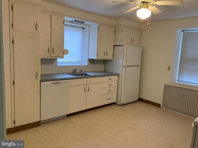 Photo - 501 E Philadelphia Ave Unit 1ST