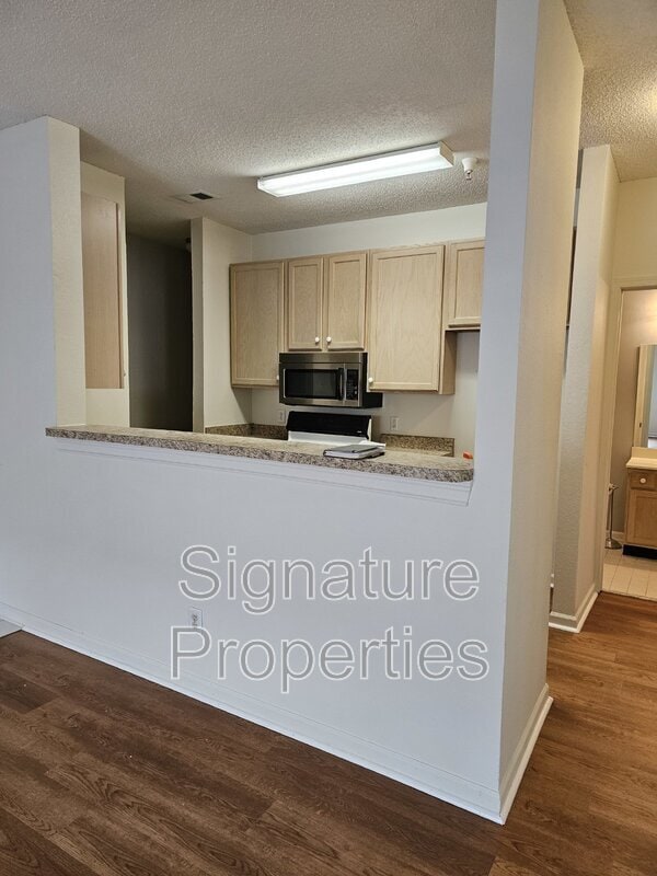 Photo - 801 Brassie Ln Unidad Apt D