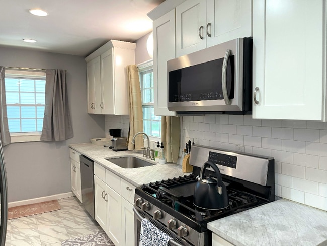 Photo - 1408 Lockwood Dr SW