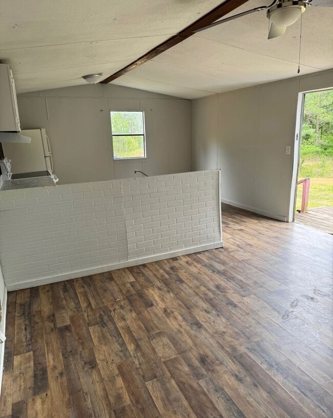Photo - 1014 County Rd 21 N