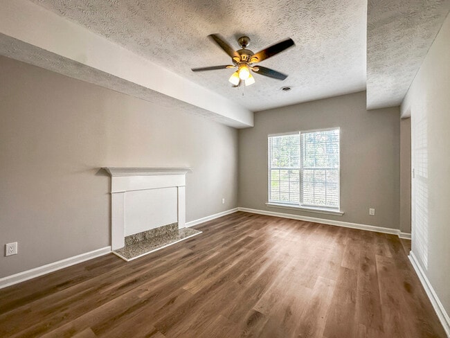 Photo - 2752 Fairburn Rd SW