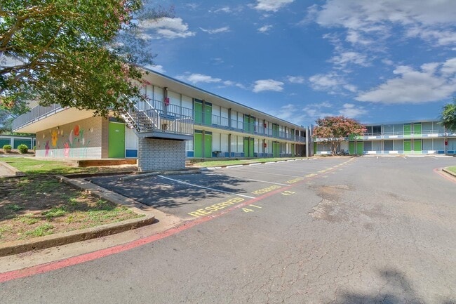 Photo - 3220 North Apartments