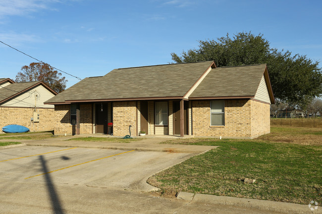 Photo - Martindale Apartments