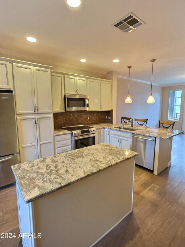 4455 N Paradise Vlg Pkwy S Townhome Townhome Rental in Phoenix AZ