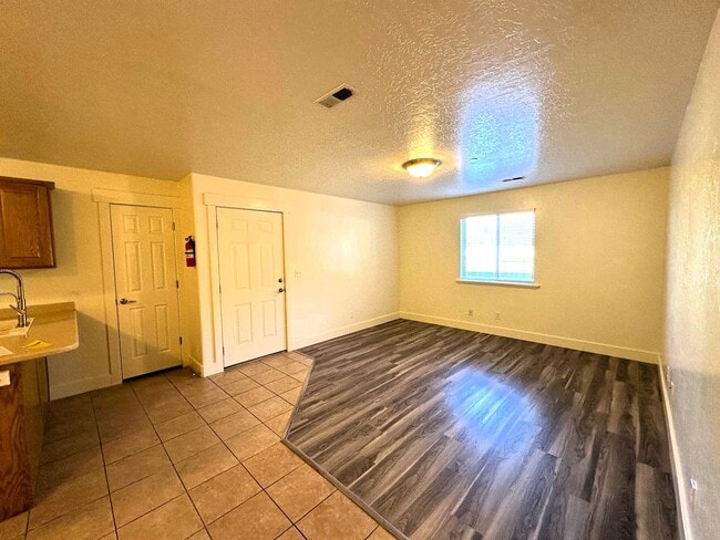 Photo - 580 S Center St