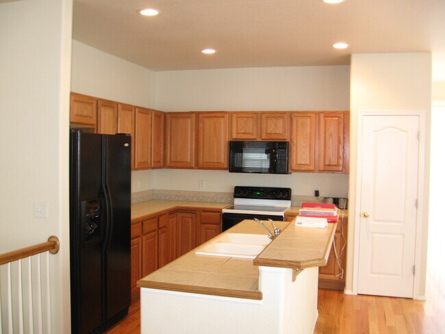 Photo - IMMACULATE RANCHER WITH FINISHED BASEMENT