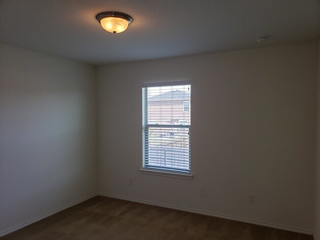 Photo - 5 Bedroom house for rent