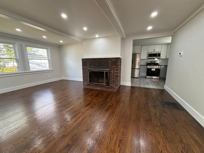 Photo - 2 Scofield Pl