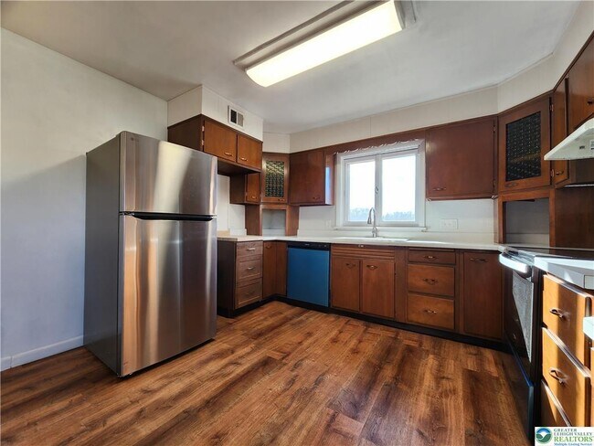 Photo - 5409 Railroad Rd