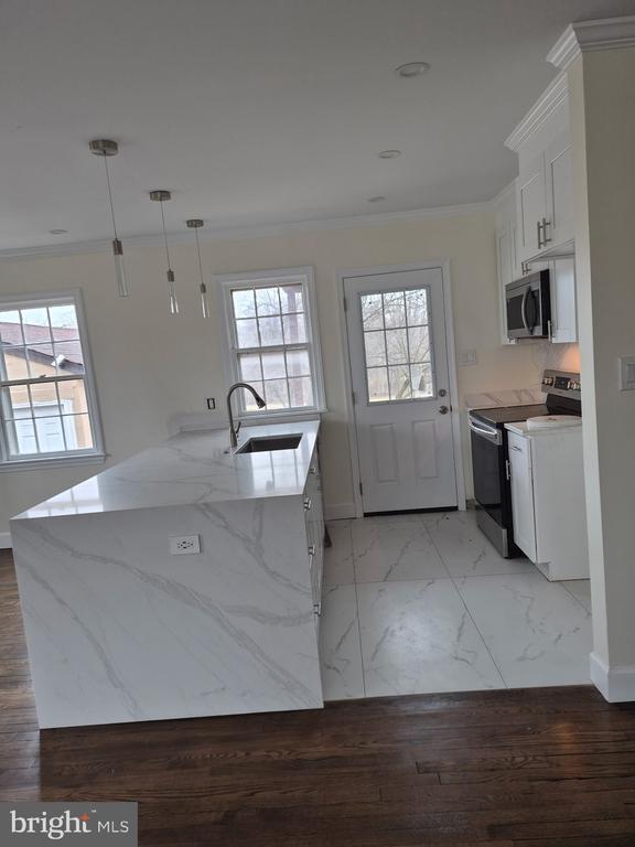 Building Photo - 2206 Brinkley Rd