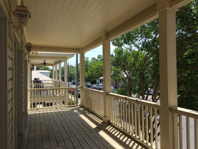 Photo - Pensacola - Downtown - 2 bedroom, 2 bathroom - water and sewer included