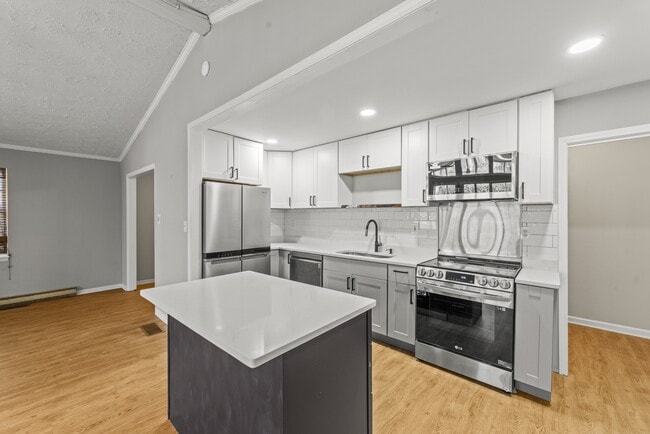 Photo - 4421 Jacobs Dr SW