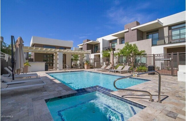 Photo - 2015 N 50th St