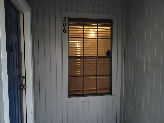 Photo - 9700 Leawood Blvd Unit 7/14