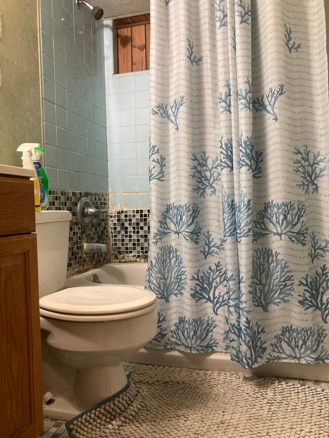 Building Photo - 764 Lenore Ln Unit 1 Rental