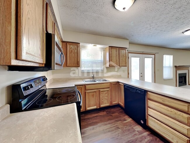 Photo - 2661 Hardwood Ave