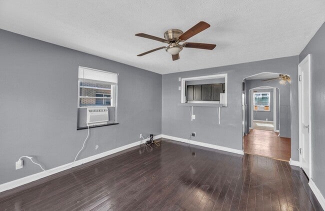 Photo - 1631 Summit Rd Unit Apt 2